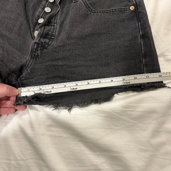 Levi’s 501 Shorts - Women’s Size 29 - Black - Picture 7 of 9